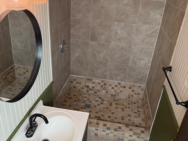 1012 E Sego Lily Dr — Photo 5