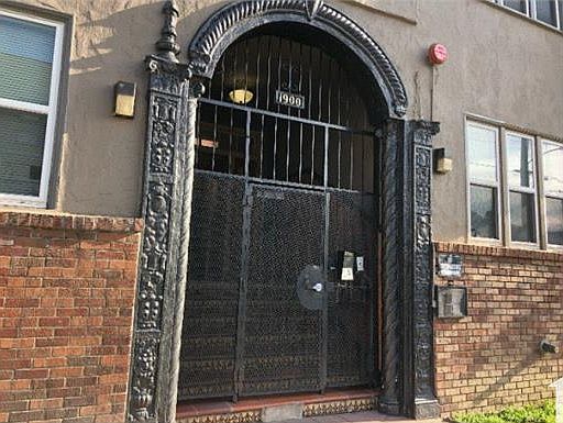 2nd image of 1900 26th Ave #302