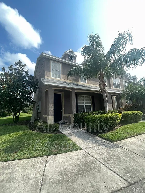 3 bed, 2.5 bath, 1672 sqft, $2,295 — Photo 1