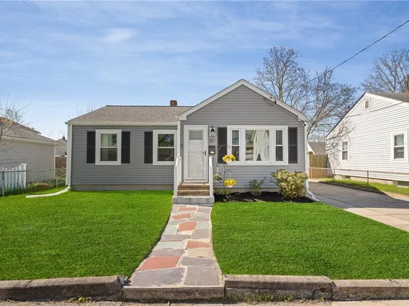 51 Benedict St, Pawtucket, RI 02861