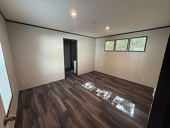 3rd image of 113 Greenpark Dr