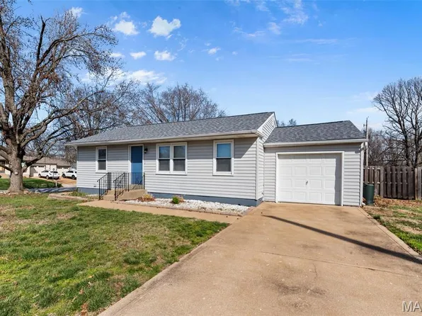 10809 Faraday Dr, Saint Louis, MO 63123