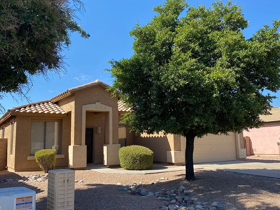 1763 E Wildhorse Pl
