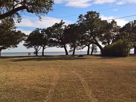 3rd image of 1128 Beach Dr