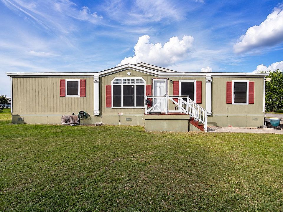 1st image of 275 Pheasant Ln