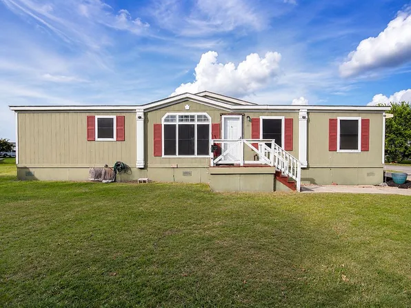 275 Pheasant Ln, New Braunfels, TX 78130