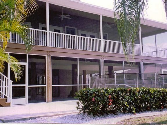 Screened deck and lower area