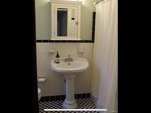 1st fl mstr bath