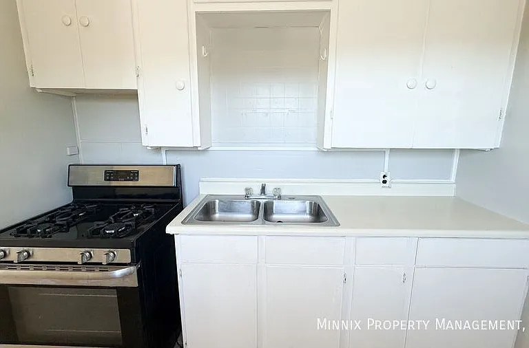 1805 Avenue V — Photo 9