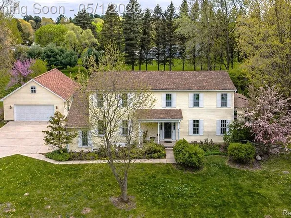 9629 Daisy Ln, Dexter, MI 48130