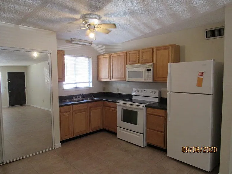 201 College Blvd E #35 — Photo 2