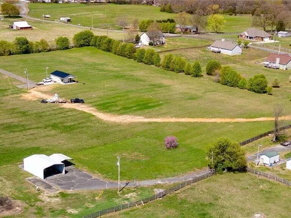 12 Pendley Rd SE, Calhoun, GA 30701