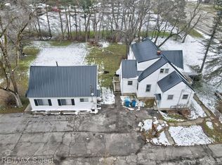 8085 Corunna Rd, Flint, MI 48532