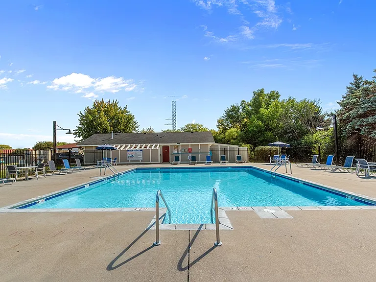 Wood Creek Apartments — Photo 44