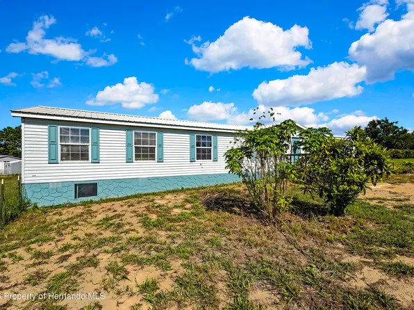 11089 Fulmar Rd, Weeki Wachee, FL 34614