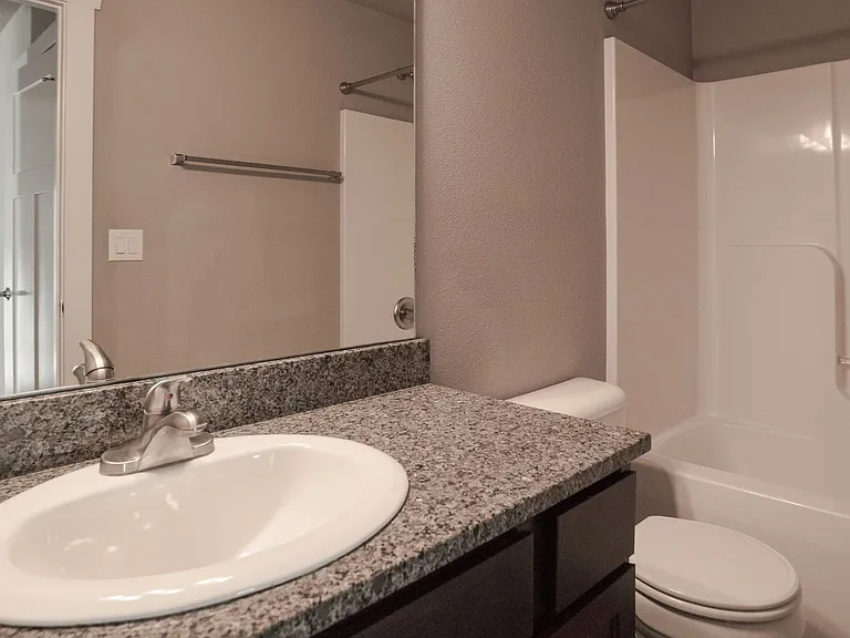 Ironwood Glen Townhomes — Photo 15