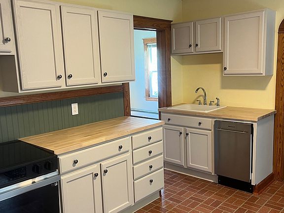 2nd image of 201 McClintock St #B