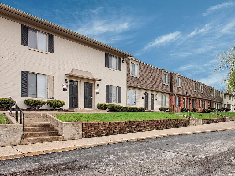 Regency Park Apartments — Photo 17
