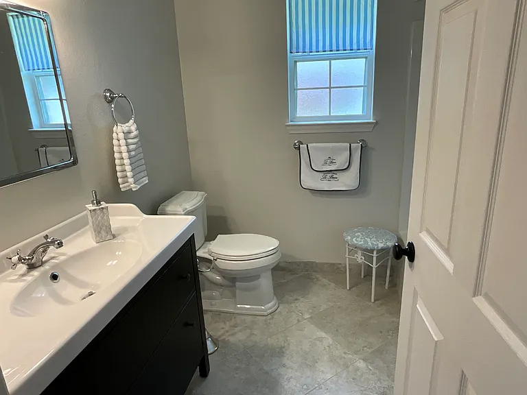 1635 Janet Ln — Photo 10