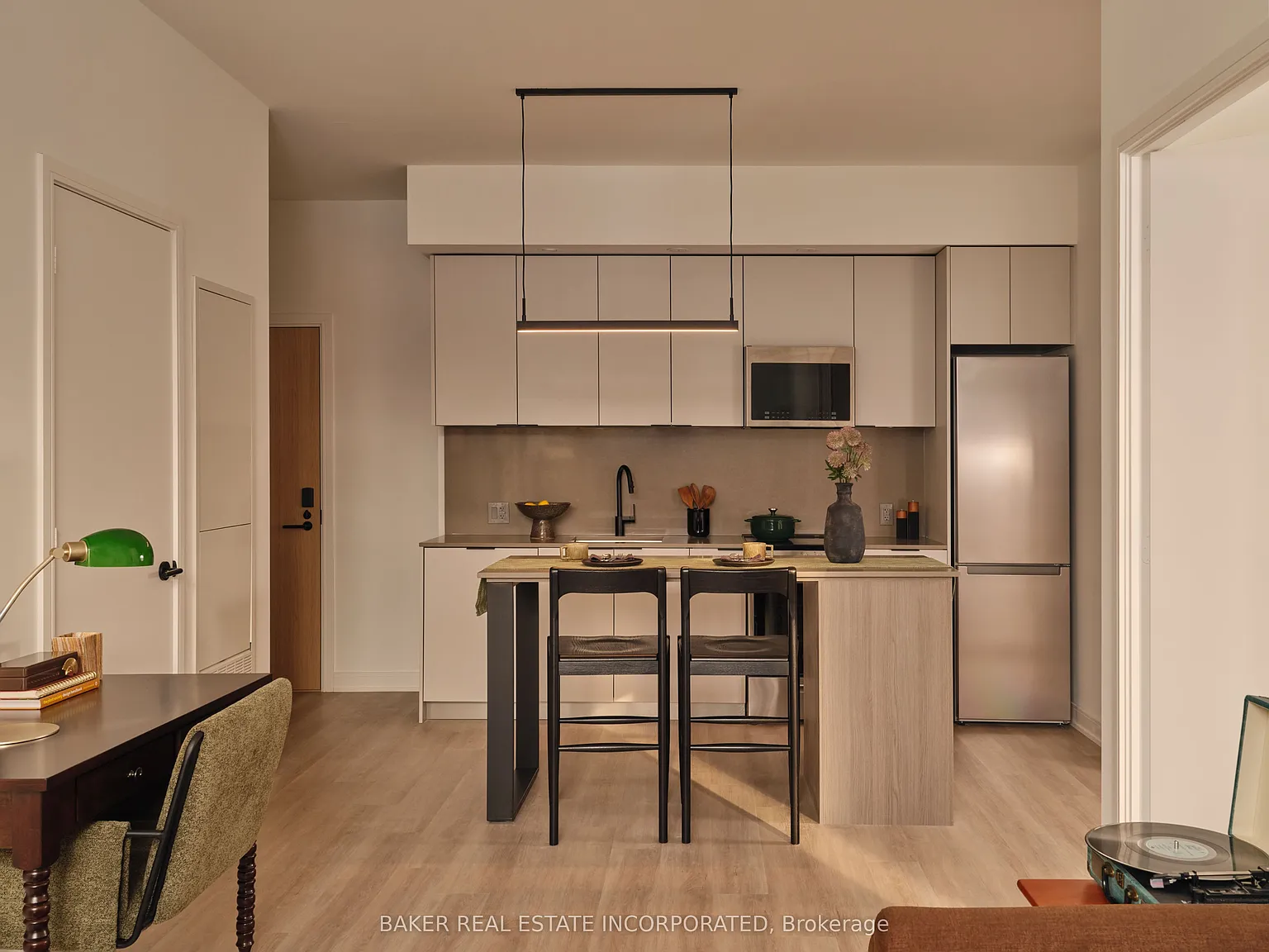 3 bed, $4,862 — Photo 4
