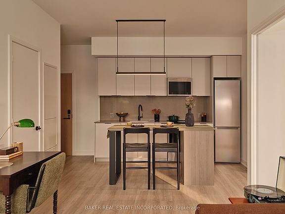 4th image of 65 Trinity St #1007
