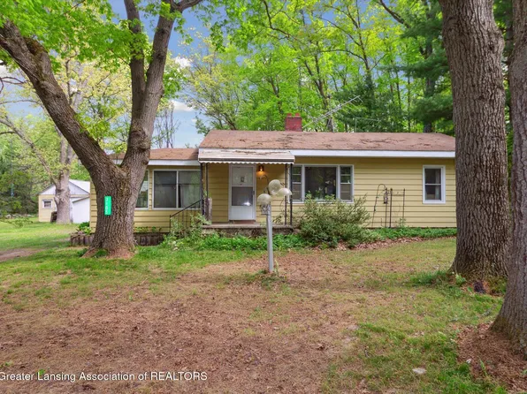 3105 Allen Ln, Harrison, MI 48625