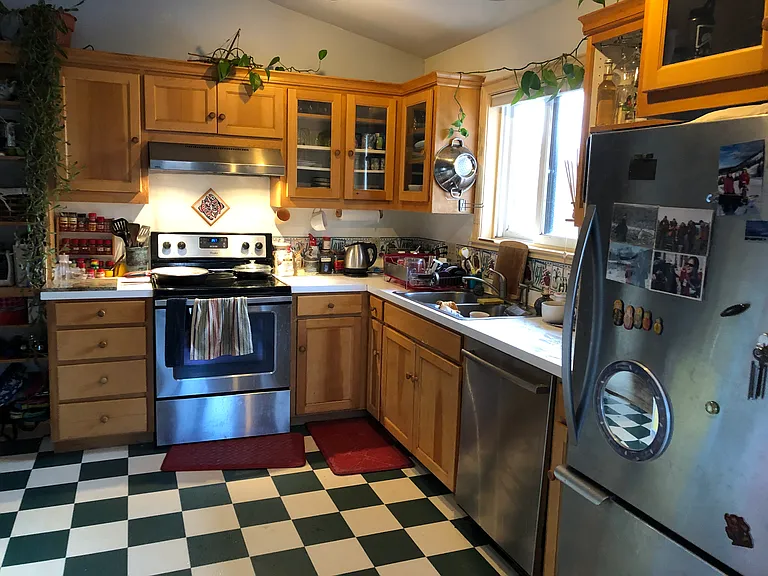 126 Elm St — Photo 5