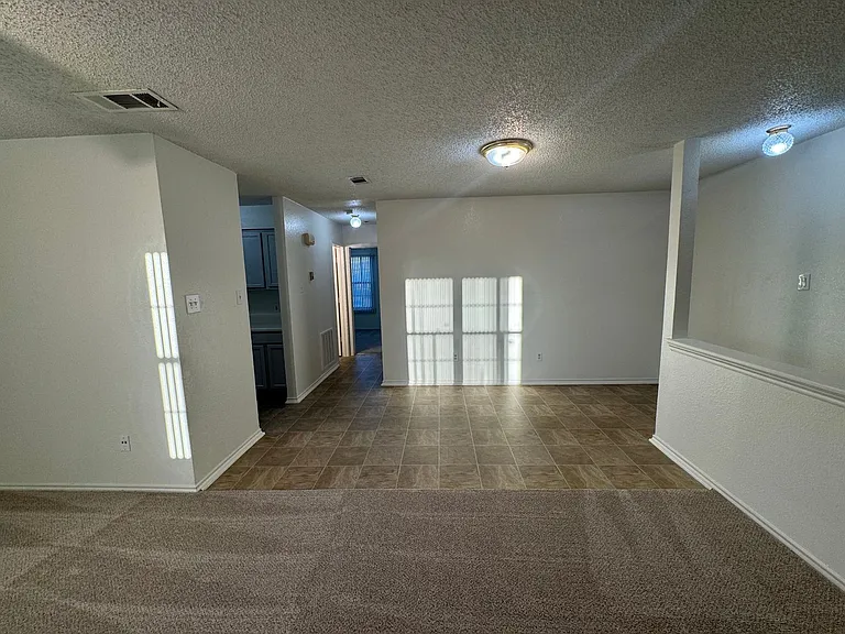 801 SE 4th St #103 — Photo 11