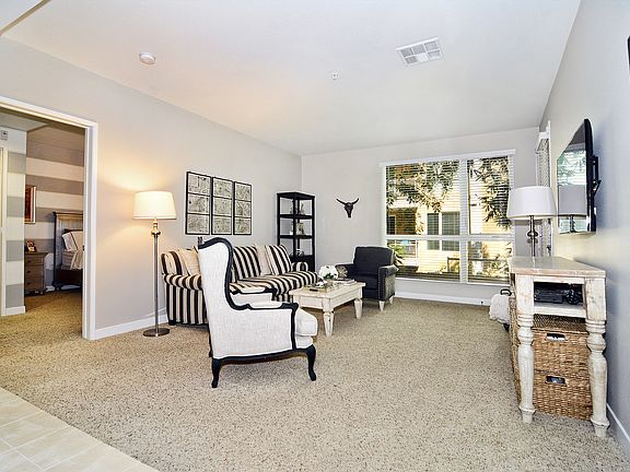 3rd image of 21301 Erwin St Unit 316