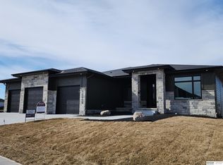 10208 S 97th St, Papillion, NE 68046