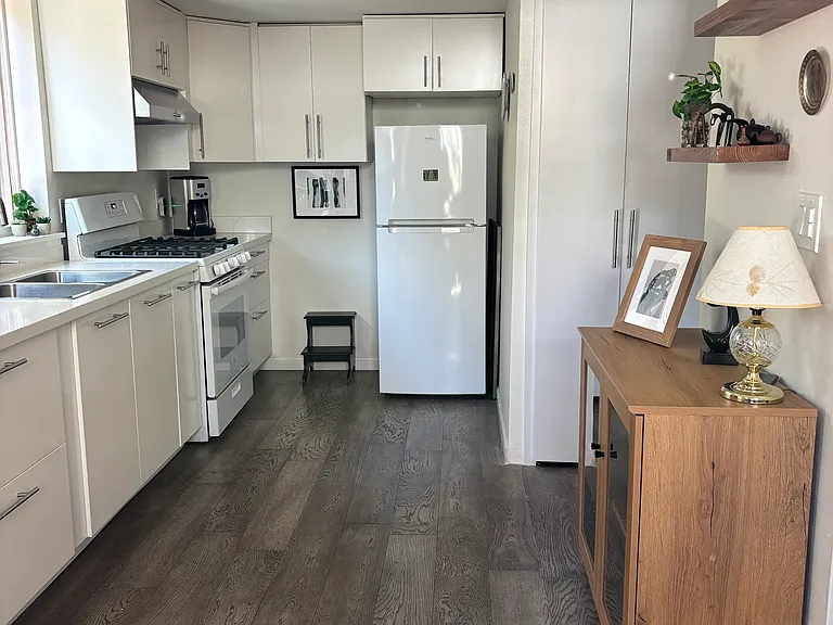 716 Pomona Ave — Photo 4