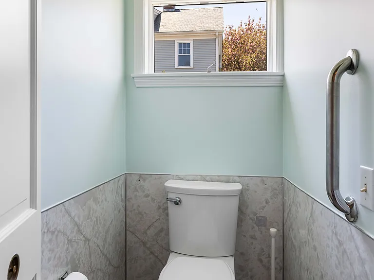 101 Roseneath Ave — Photo 12