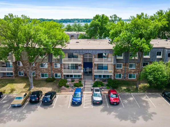 4387 Wilshire Blvd #203, Mound, MN 55364