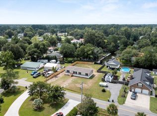 344 Lake Moultrie Dr, Bonneau, SC 29431