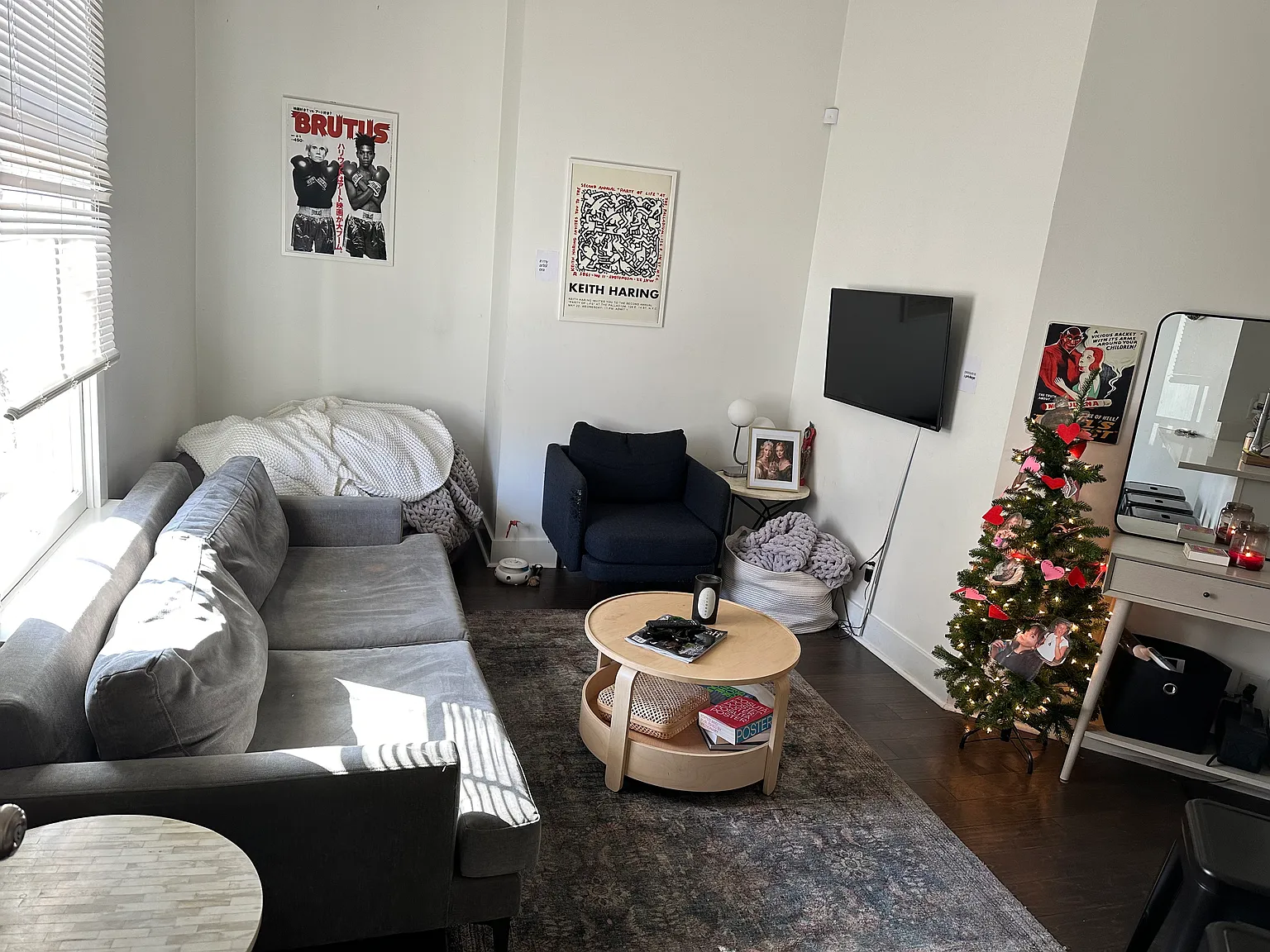 2211 Barnard St — Photo 4