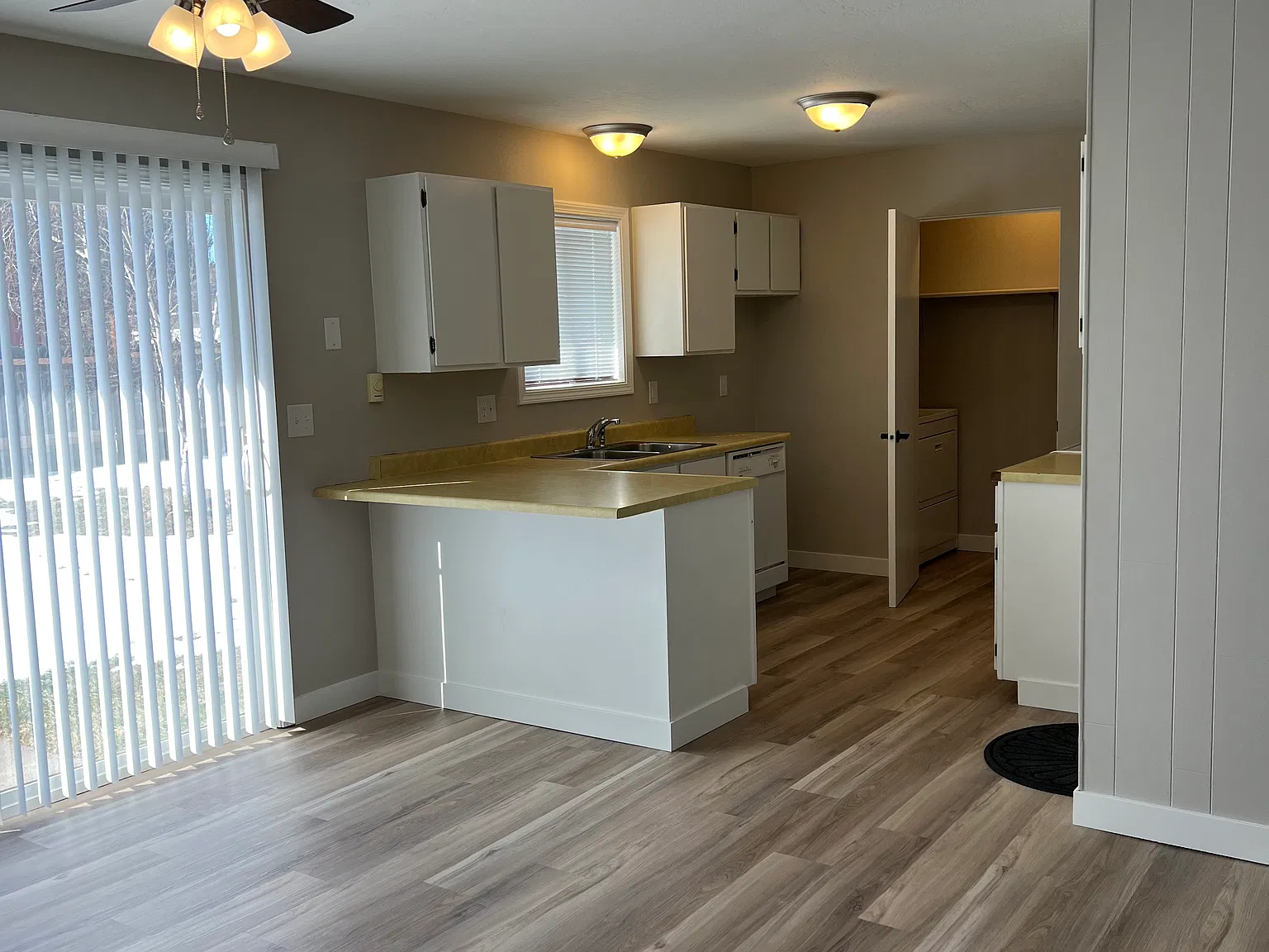 2 bed, 956 sqft, $1,995 — Photo 4