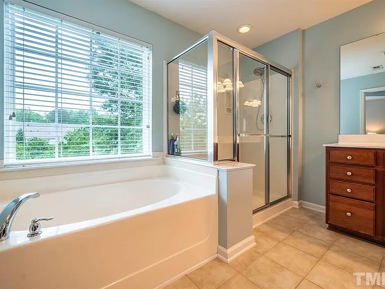 2745 Laurelcherry St — Photo 10