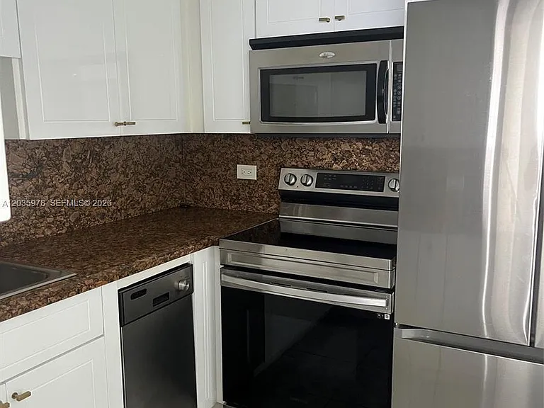 7441 Wayne Ave #8B — Photo 12