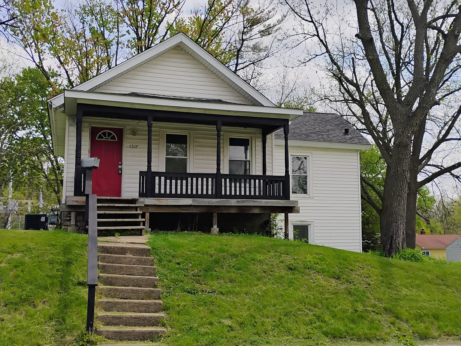 4 bed, 1356 sqft, $1,600 — Photo 1