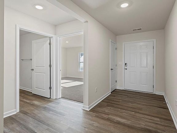 3rd image of 218 Pristine Dr