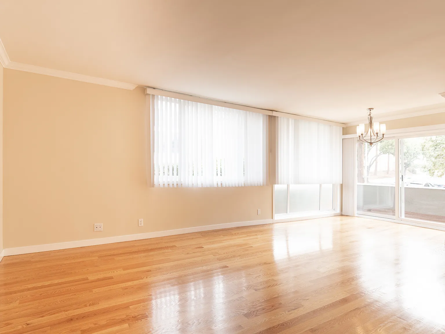 2 bed, $4,100 — Photo 4