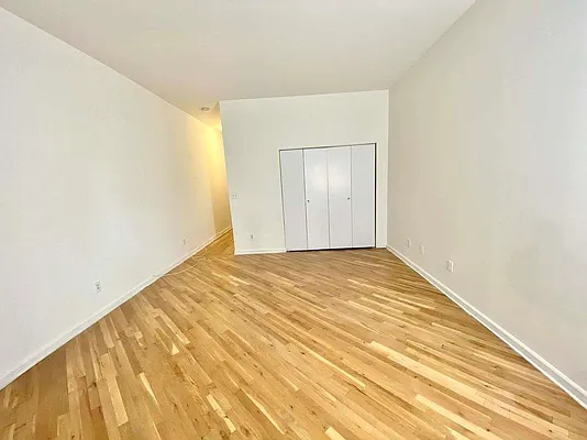 Rented by Waldstar Real Estate LLC | media 14