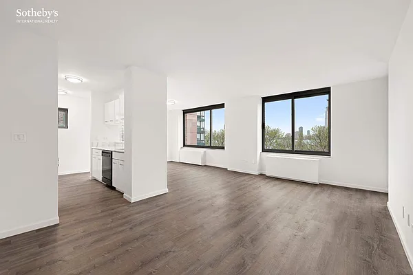 Sold by Sotheby's International Realty | media 17