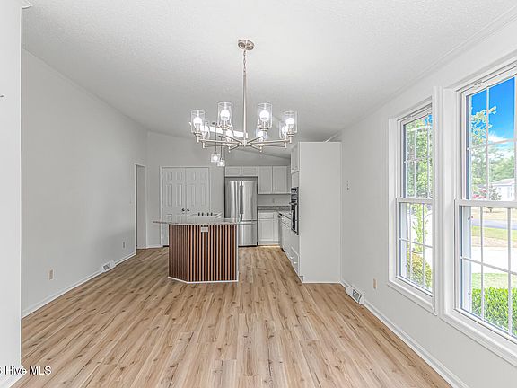 5th image of 1013 Palm Court SW
