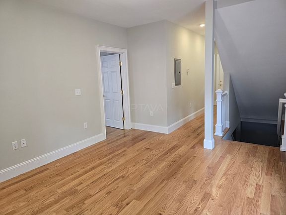 4th image of 58 Hawthorne St #1
