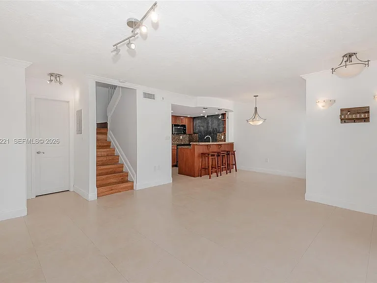 4520 SW 68th Court Cir #5-25 — Photo 2