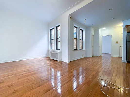 Rented by City Connections Realty | media 17