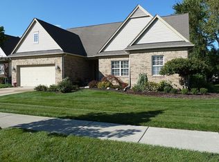 2066 Lagoon Dr, Rochester Hills, MI 48309