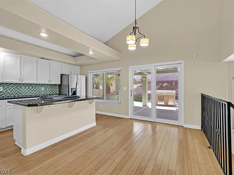 287 Helmsdale Dr — Photo 9