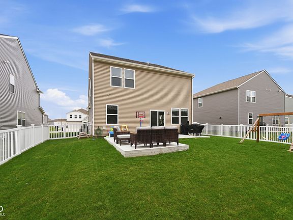 4th image of 9208 Larson Dr